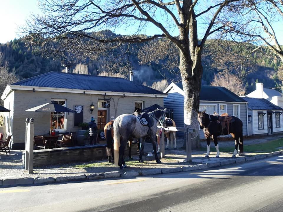 Three Thirty B & B Queenstown Exterior photo